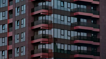 Bula imobiliară din România a explodat: taxele cresc și cumpărătorii dispar