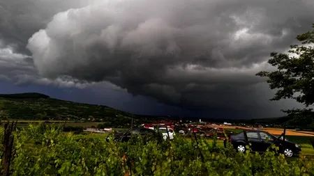 Avertizări meteorologice: vin furtunile în mai multe județe, inclusiv în București!