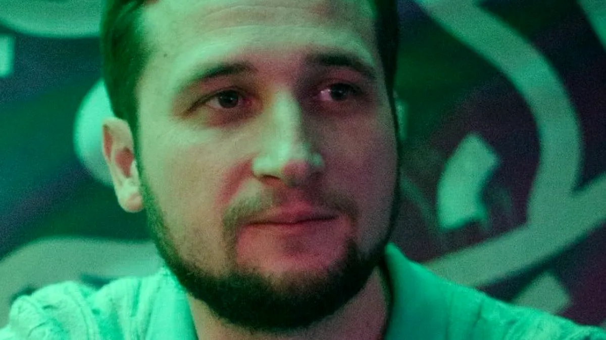 Patronul clubului „Expirat” din București, reținut pentru trafic de droguri. Substanțe interzise, valută, aur și Bitcoin, găsite la percheziții