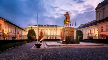 Dronă neutralizată deasupra clădirilor guvernamentale din Varșovia, doi cetățeni belaruși reținuți
