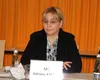 Cum își trage încă două-trei salarii o directoare din Ministerul Transporturilor