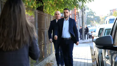 UPDATE: Ilie Bolojan a ajuns la DNA Iași. Premierul interimar, huiduit :