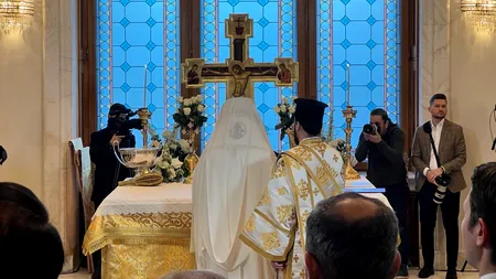 Sfințirea capelei din Parlament: slujba oficiată de Patriarhul Daniel. Au participat Nicolae Ciucă și Marcel Ciolacu