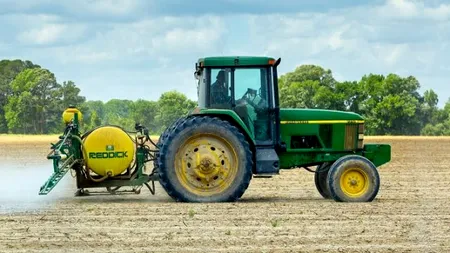 Europa a decis: Liber la folosirea pesticidelor chimice în agricultură