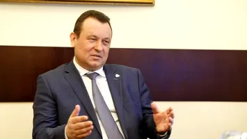 Cum vrea rectorul Nicolae Istudor să umfle conturile unei firme din Buzău prin decontul curățeniei de la ASE