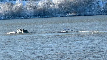 Alertă de poluare pe Dunăre la Zimnicea. O navă cu peste 1000 de tone de fertilizator se scufundă și a crescut nivelul de amoniu