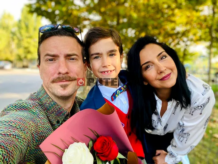 Idris Rafael (7 ani) și părinții Emma Zeicescu și Claudiu Popa