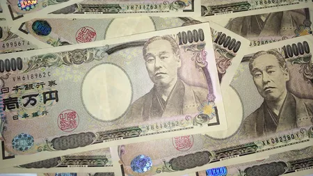 România se pregăteşte să se împrumute în yeni japonezi când scad dobânzile pentru dolarul american