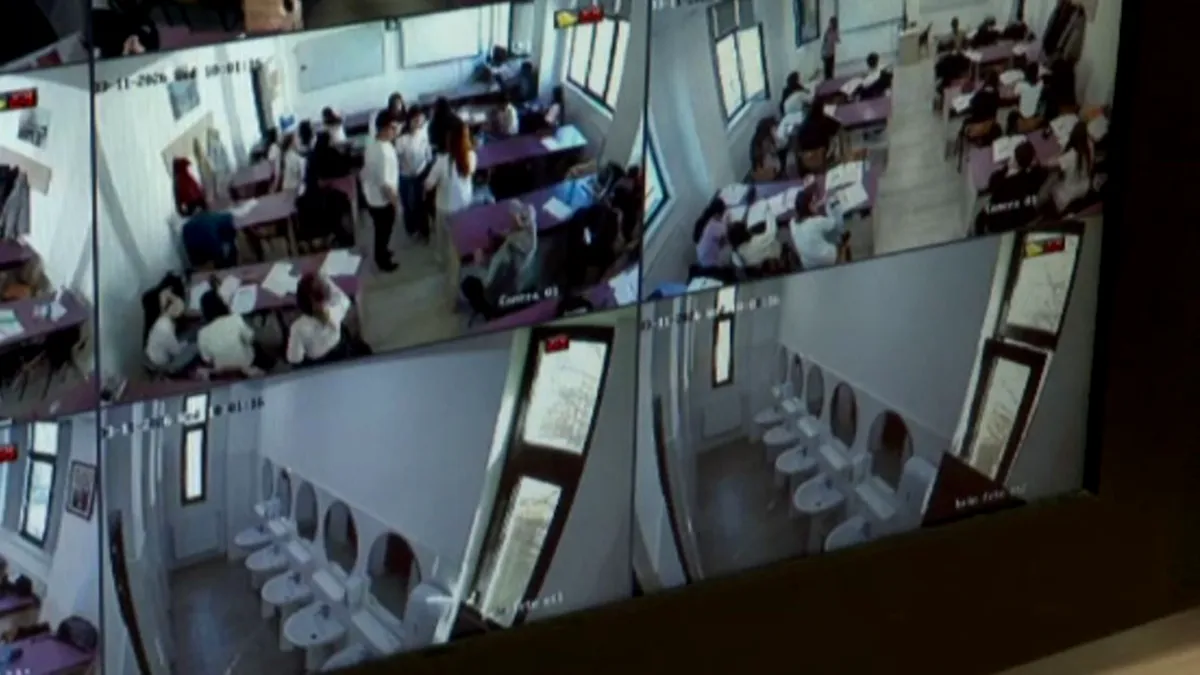 Monitorizare controversată: un liceu din România filmează baia fetelor, pentru a prinde elevii fumători