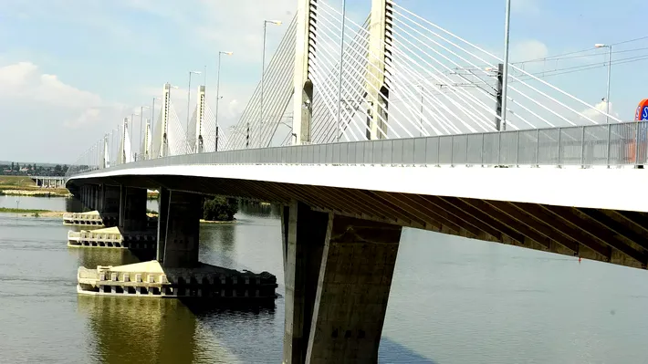Un document semnat la Bruxelles prevede construirea a trei poduri peste Dunăre între Bulgaria și România