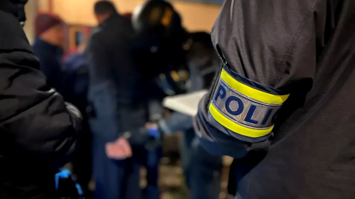 Captură de droguri pe autostrada M7. Polițiștii maghiari au găsit 4,4 kilograme de marijuana într-un microbuz românesc