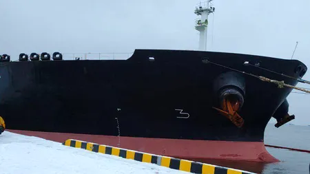 Un petrolier cu 130.000 de tone de păcură s-a scufundat într-un port din regiunea Leningrad