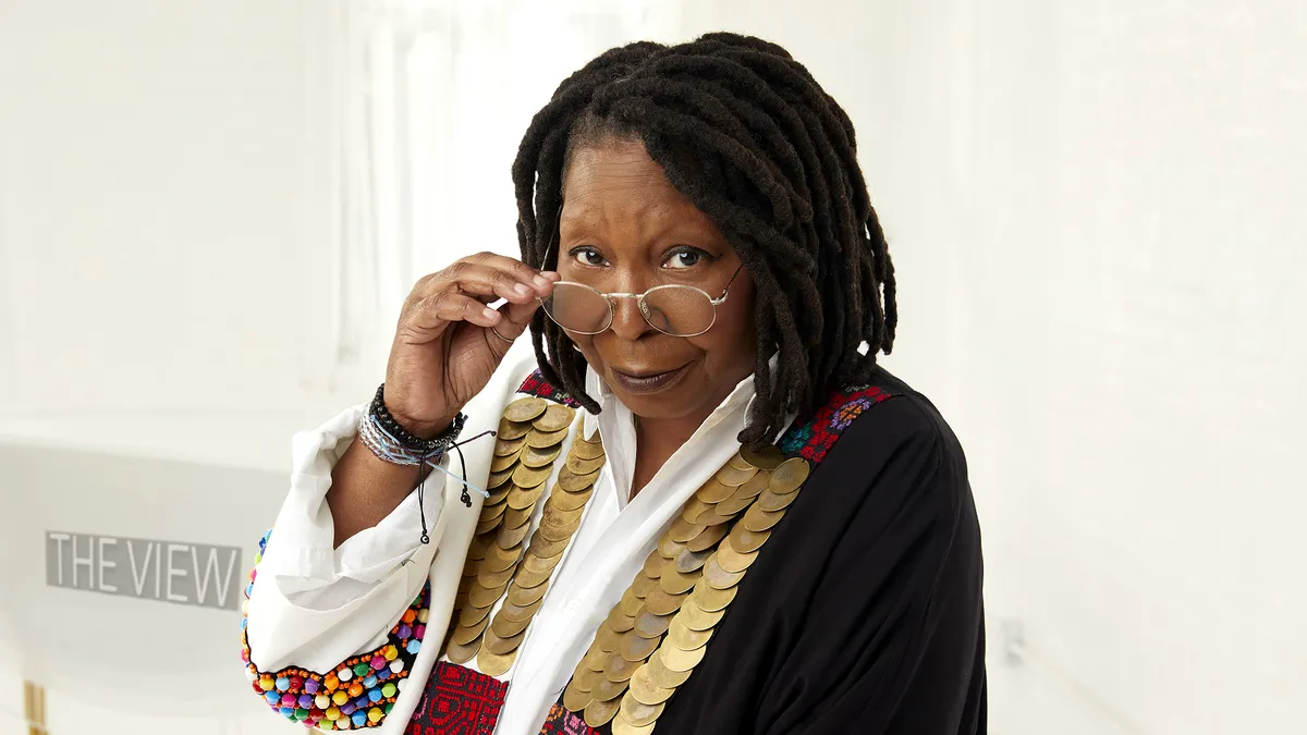 Whoopi Goldberg, suspendată