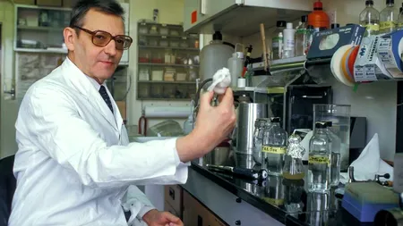 Academia Franceză de Științe: A decedat biologul Francois Gros, co-autor al descoperirii ARN mesager