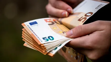 Sporuri de 10.000 de euro pentru funcționarii unei primării cu proiecte europene ratate
