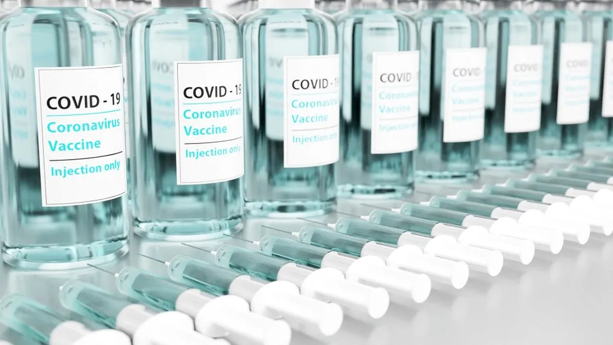 Pfizer studiază posibilitatea administrării unei a treia doze de vaccin împotriva noile variante Covid-19