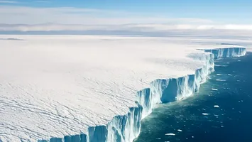Cercetătorii care vor să înghețe la loc Arctica. Un vis nebun, dar foarte necesar