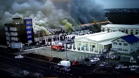 Incendiu devastator la sediul firmei unui cunoscut om de afaceri din Olt! Pompierii au primit ajutoare din județele vecine (VIDEO)