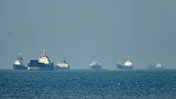 SUA lansează atacuri aeriene în Iran, dar afirmă că armistițiul este încă în vigoare