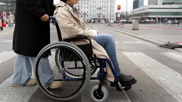 Încep înscrierile pentru e-voucherele de 39.000 lei destinate copiilor cu dizabilități. Ghid pas cu pas