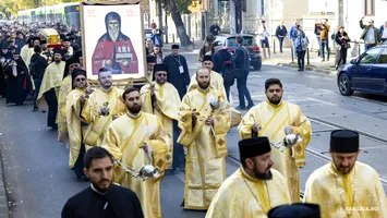 Sărbătoarea Sfântului Cuvios Dimitrie cel Nou: procesiune impresionantă cu mii de pelerini în Centrul Bucureştiului