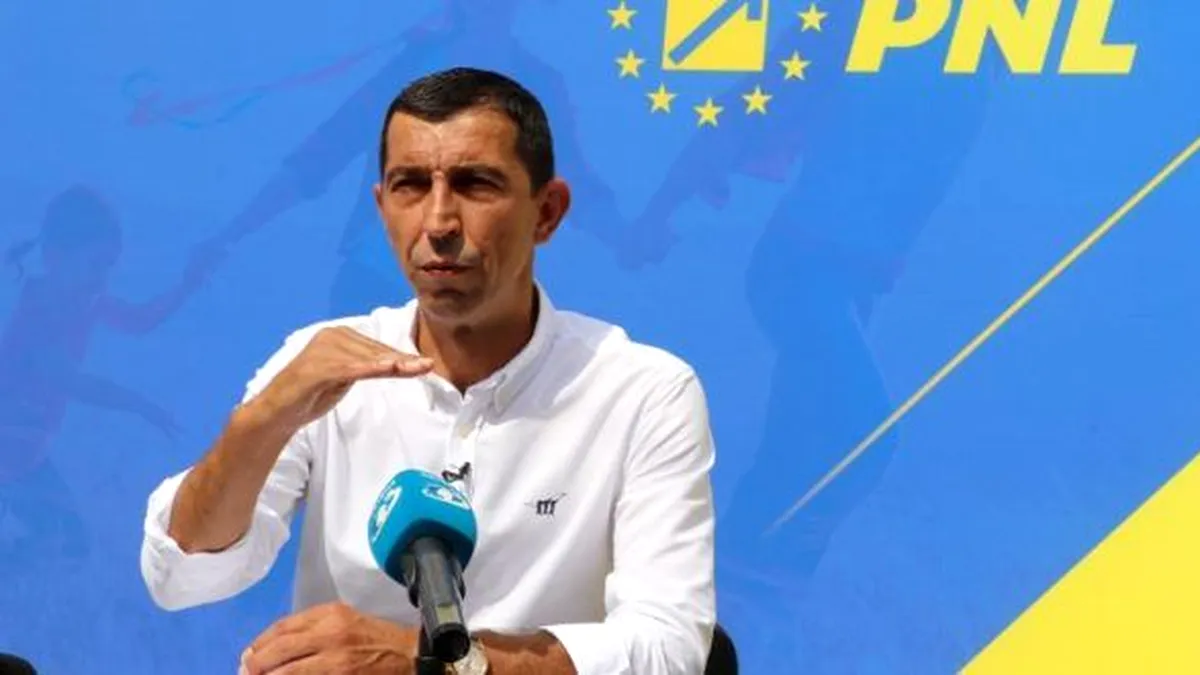Ciprian Dobre a câştigat, la trei voturi, şefia PNL Mureş, în faţa lui Cristian Chirteş