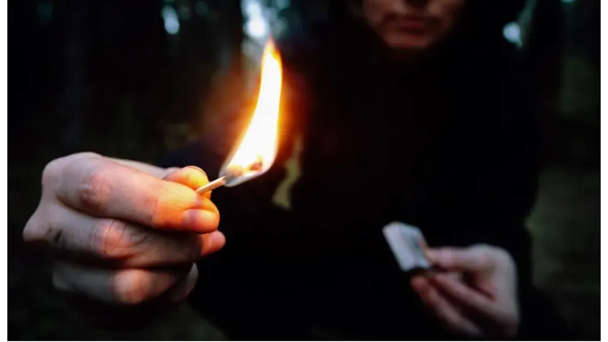 Doi traficanți de droguri, reținuți în Bistrița Năsăud. Nu se dădeau înapoi nici de la incendieri!