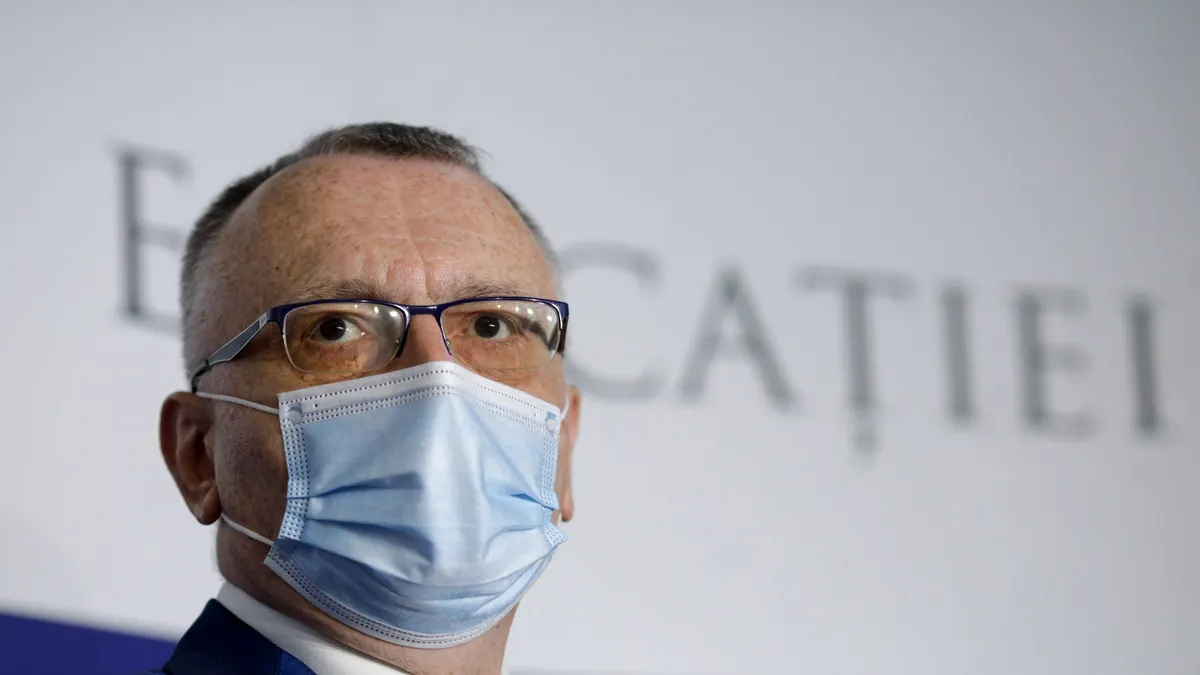 Sorin Cîmpeanu: Până la începutul săptămânii viitoare, vor fi livrate în şcoli 10 milioane de teste COVID