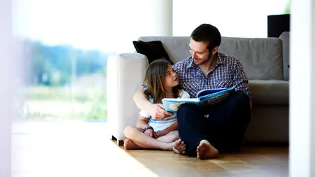 Bani în plus pentru părinți din aprilie. Statul crește valoarea tichetelor de creșă la 740 de lei