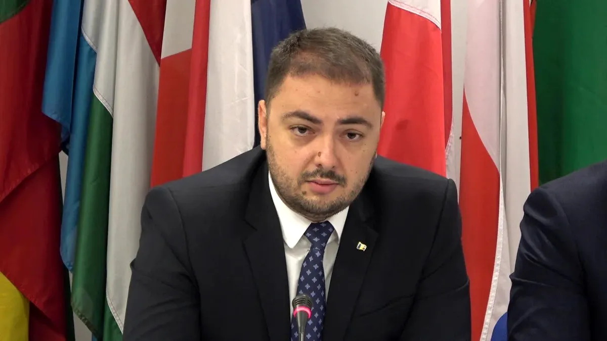 Șeful Loteriei Române a plecat la o expoziție de păcănele tocmai la Las Vegas. Loteria tocmai a cumpărat o poză de trei euro cu 50.000 de euro pentru a-și schimba imaginea