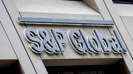 S&P a revizuit în scădere ratingul Franței