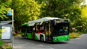 Transport gratuit pentru pensionarii unei comune din România. Întră în vigoare luni, 23 februarie