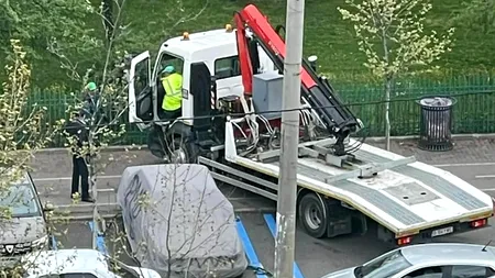 Bucureștenii nu înțeleg că parcarea nu mai este gratuită! Parking București ridică mașinile care nu plătesc