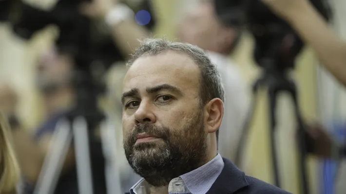 De la cimitir, la casa de licitații. Arta ascunsă a lui Darius Vâlcov, scoasă la vânzare