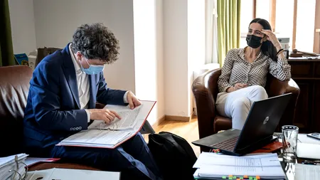 Nicușor Dan nu dă parcurile Cișmigiu și Herestrău. O refuză pe Clotilde Armand, pe motiv că Sectorul 1 nu are bani