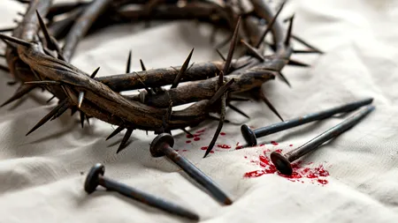 Un Zionist a crucificat un pastor creștin și i-a pus o coroană de spini pe cap