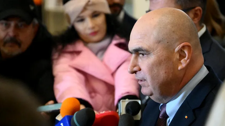 Ilie Bolojan, întâmpinat cu huiduieli la Iași. Vizită tensionată, pe fondul furiei provocate de taxe și impozite