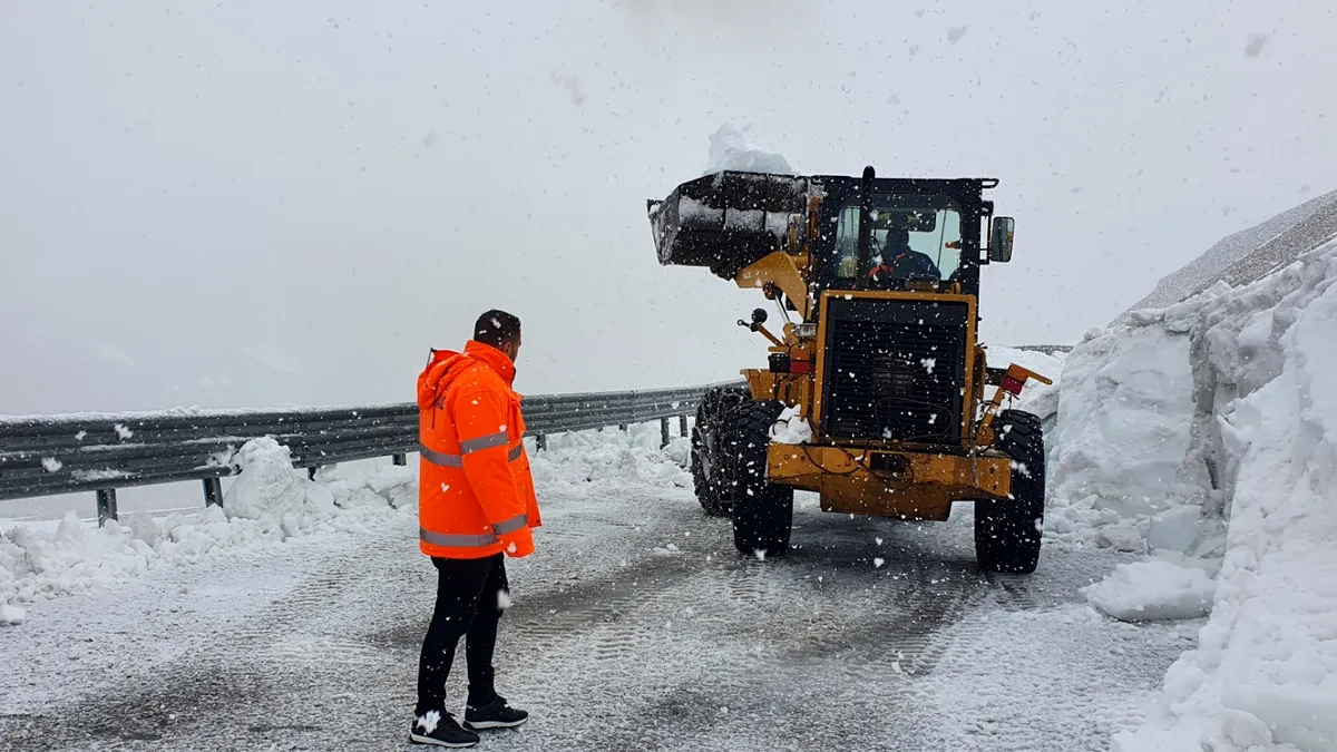 A nins pe Transalpina. Circulația între Rânca și Obârșia Lotrului este închisă
