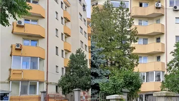 Combinatul Siderurgic Galați a scos la vânzare „Blocul indienilor”, în care locuiesc angajații indieni ai companiei