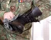 Contracte pe bandă rulantă: o firmă din București a încălțat armata și poliția cu peste 44 milioane de lei în 2025