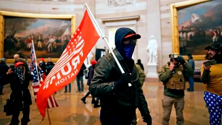 Grațierile lui Trump rescriu Istoria într-un mod revoltător: pe când și decorarea participanților la insurecția de la Capitoliu?