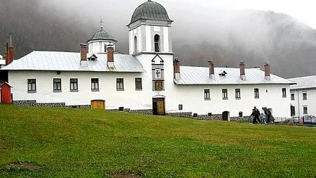 Singura mănăstire din România în care accesul femeilor este interzis, chiar și de Paște