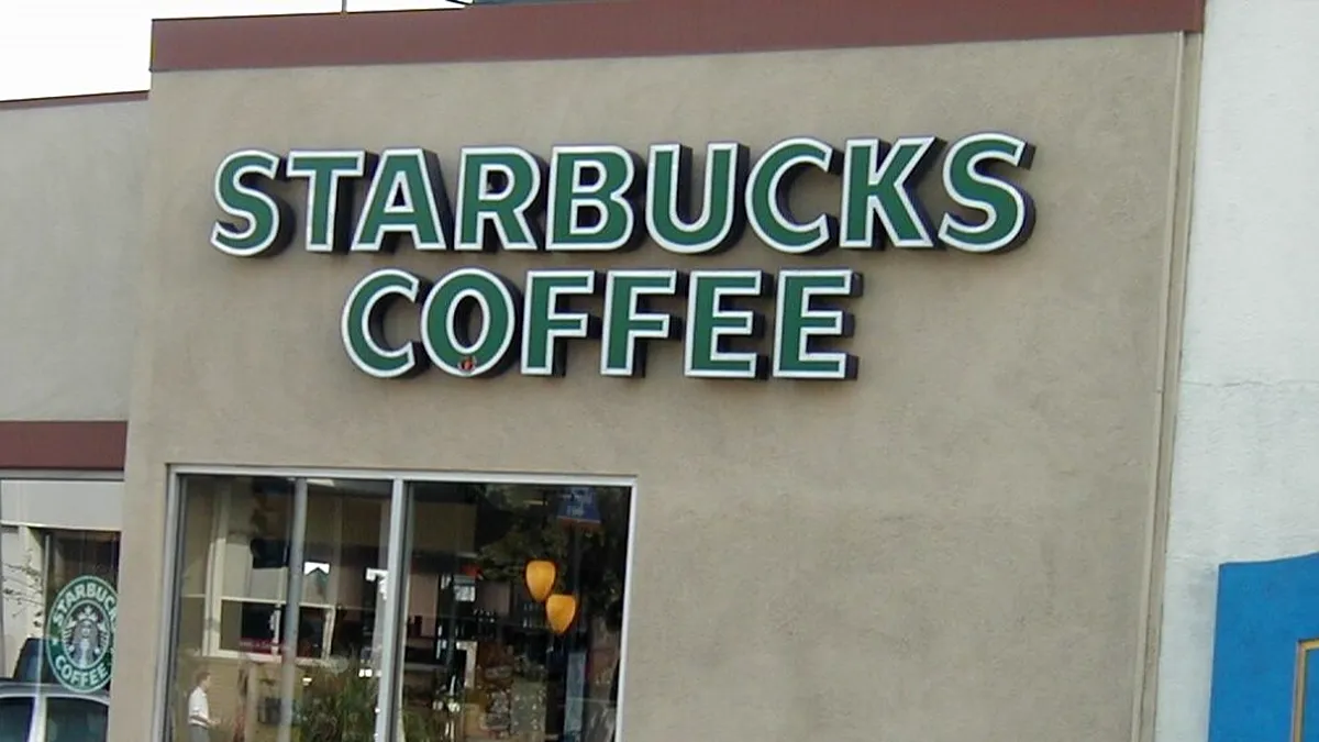 Starbucks se retrage de pe piața rusă după 15 ani de activitate