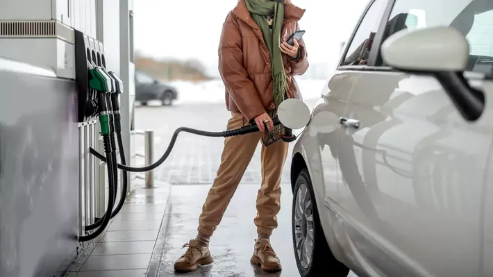 Avertisment pentru șoferi: Prețul motorinei ar putea exploda. Scenariile care duc carburanții la 12 lei pe litru