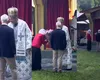Călin Georgescu, binecuvântat alături de soție la o mănăstire din Sibiu. Prima vizită a fostului candidat  la prezidențiale după trimiterea în judecată: „Pe cei răi, cu rău îi va pierde”
