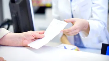 Medicamentele pot fi ridicate din farmacie fără rețetă