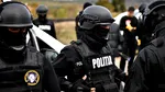 Percheziții în trei județe într-un dosar de cămătărie și șantaj: mascații au ridicat mai mulți suspecți