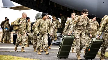 Scandal la Pentagon. 1.000  de persoane transgender înlăturate din armată (Video)