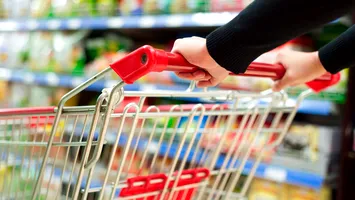 Semnale mixte pentru economia României: consum slăbit, cerere totală încă pozitivă