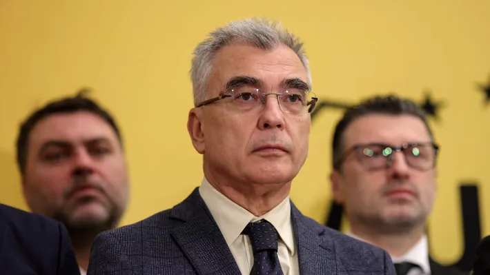 AUR a descoperit Bursa: de la „nu ne vindem țara” la „mai emitem niște acțiuni”